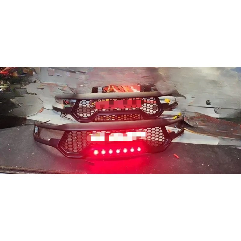 

Front Grille with Illuminated Emblem Light Set Assembly for KM 1/8 RAM 1500 RC Crawler LED Lighted Logo Grille Upgrade Part