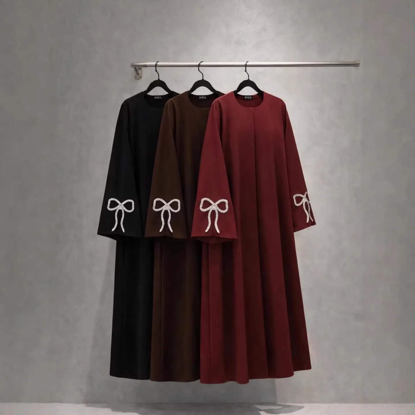 

SuperAen 2026, осенне-весеннее новое роскошное платье с длинными рукавами и жемчугом, пуловер большого размера со свободной талией, длинное платье