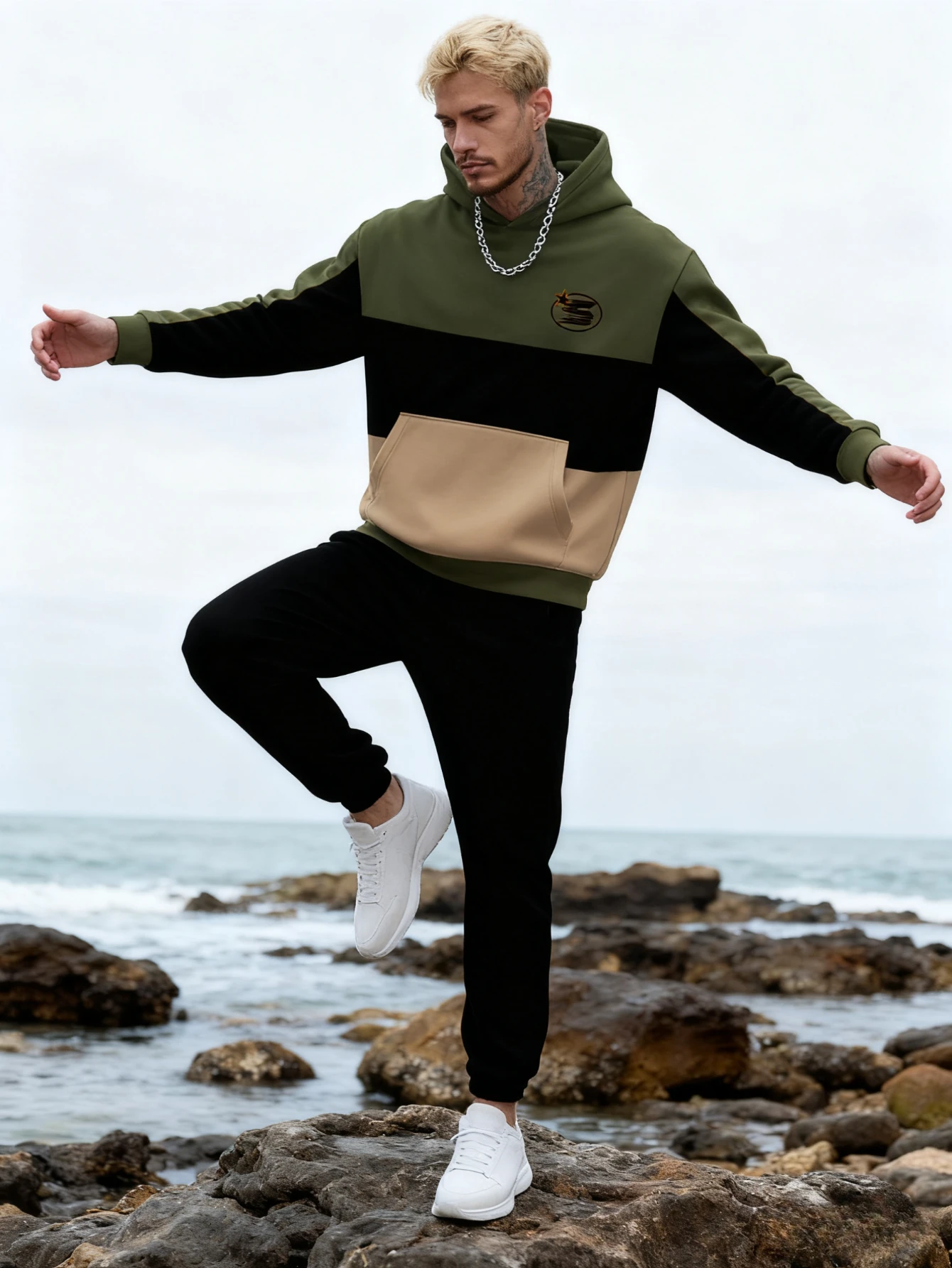 남성용 2피스 세트, 패셔너블한 후드티와 루즈핏 캐주얼 팬츠 |   편안하고 따뜻한 소재의 남성 후드티 세트.