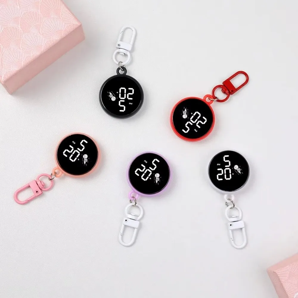 Relógio Digital de Chaveiro Estilo Astronauta à Prova d'Água com LED e Display Digital Luminoso
