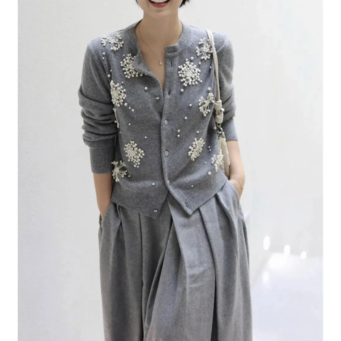 

Crew neck handmade three-dimensional flower thick light dress gray knitted sweater cardigan women's autumn and winter