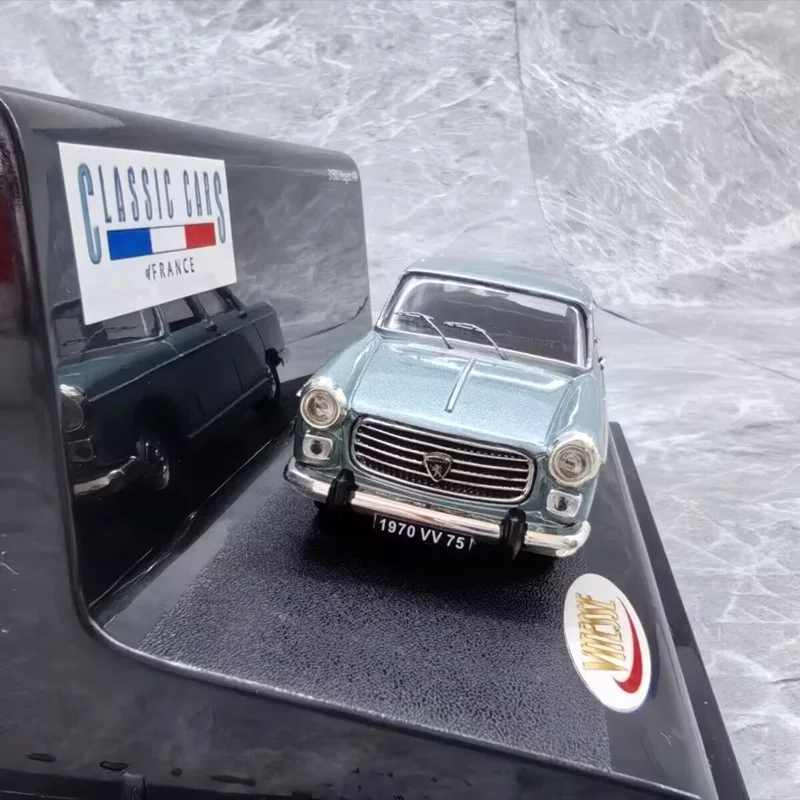 1/43 Peugeot 404 1970 modelo de coche clásico de aleación Diecast Metal Retro coche antiguo modelo de vehículo simulación escala en miniatura juguete para regalo para niños