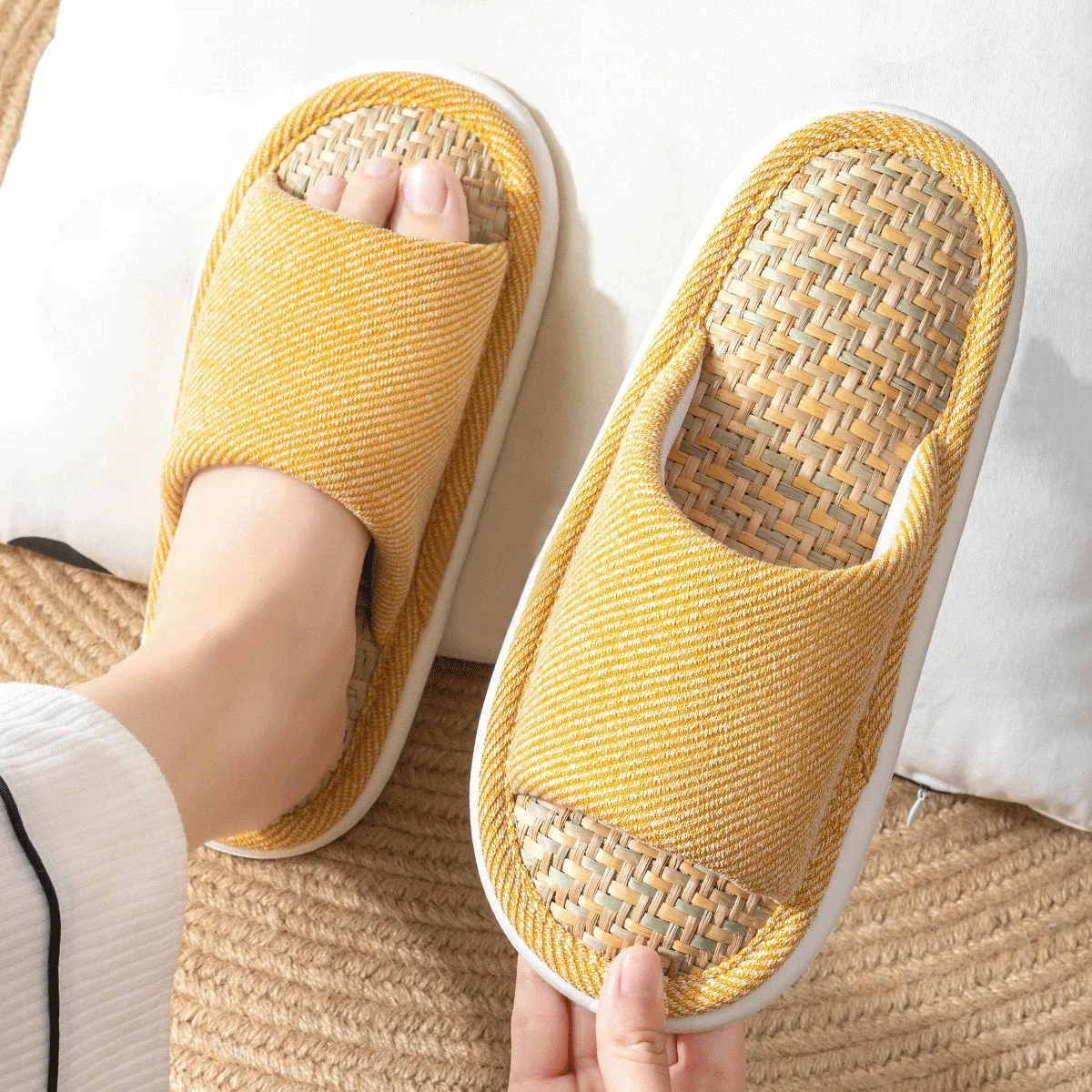 

Linen Women's Slippers Men Breathable Floor Shoes Indoor Thick Sole Comfortable Flats Home Couples Soft Anti-slip Summer Slides
