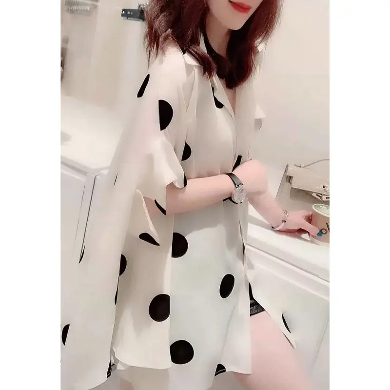 Polka Dot Chiffon Shirt Women\'s 2024 Summer New Design Sense Niche Loose Lazy Style Short Sleeved Western-style Sunscreen Top