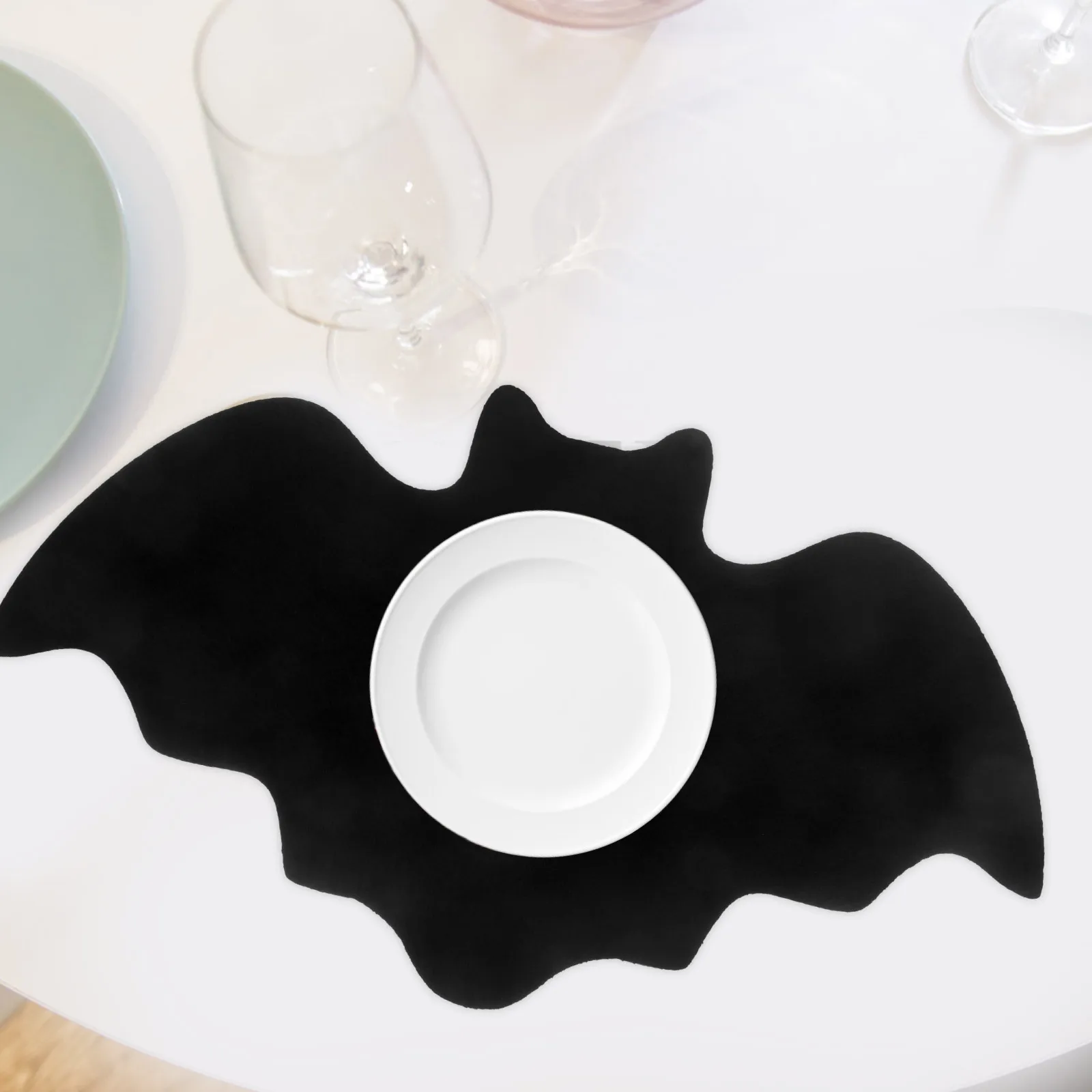 

6Pcs Halloween Bat Placemats Felt Table Mats Soft Heat Resistant Dining Table Decorations Heat Insulation Pad