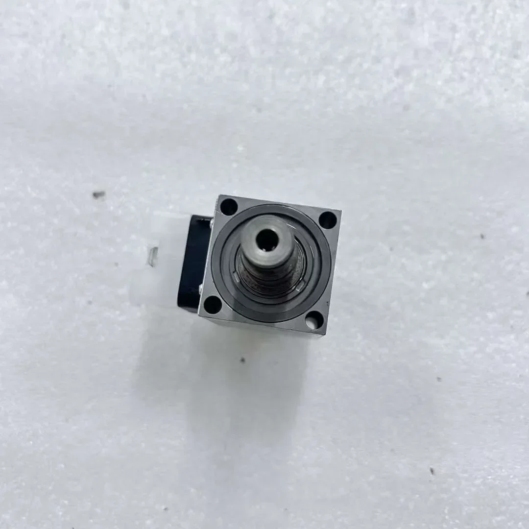 DRE4K-4X/30G24-10N9K4M R901202971 Valvola di riduzione della pressione per motore A6VM250