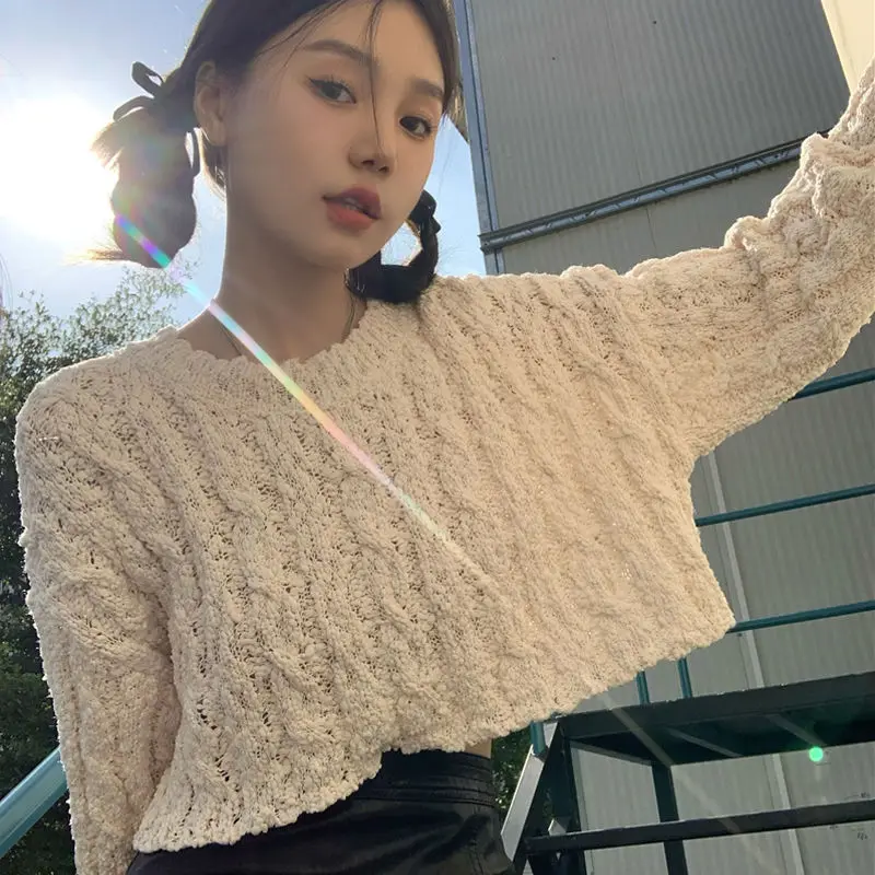 Woven Long-Sleeved Sweater Short Design Sense Female 2024 Autumn Winter New Loose Round Neck Wild Solid Color Top