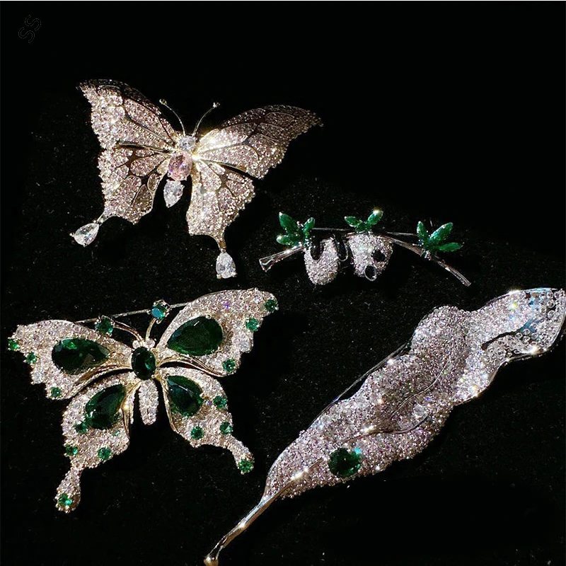 

Green Gemstone Butterfly Brooches Copper Plated 18-karat Gold Hand-inlaid Zircon Dead Leaf Design Corsage Pins for Garment Decor