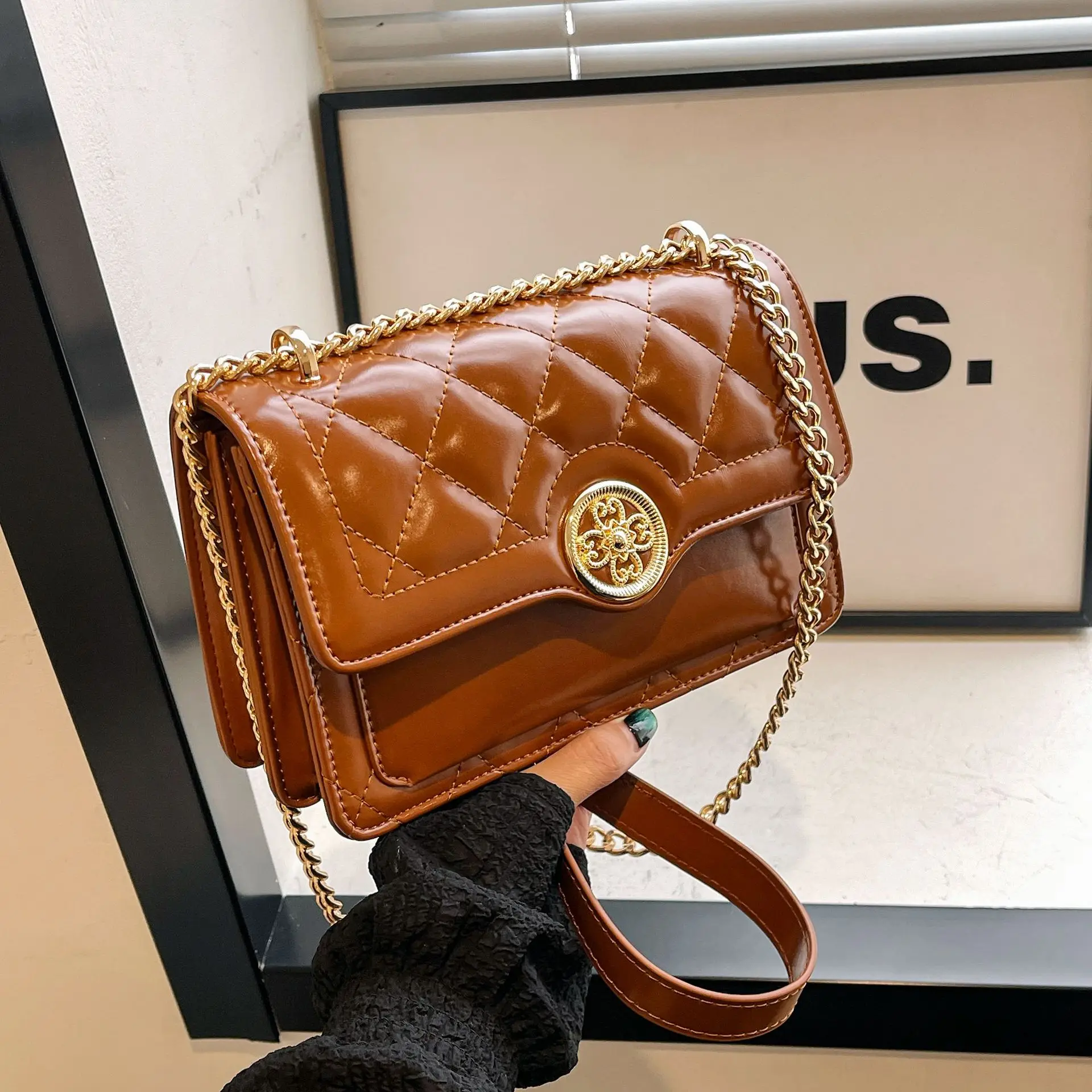 

2025 Women's Light Luxury Designer Bag - Glossy Embroidery Chain Small Square Crossbody