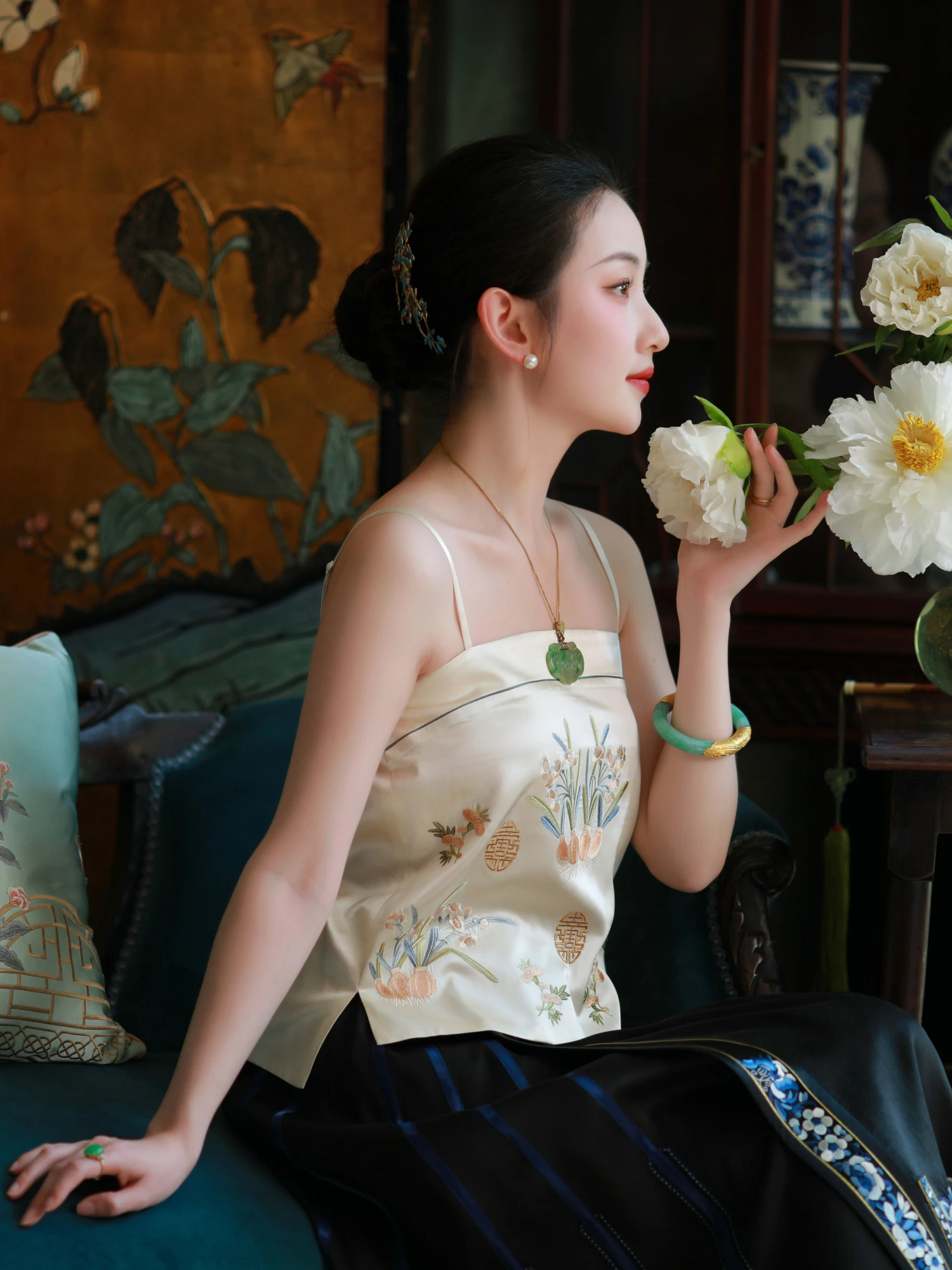 

Шелковый топ с вышивкой и цветными бретелями, женское нижнее белье, летняя модная одежда в китайском стиле, Xian Lu Zhan