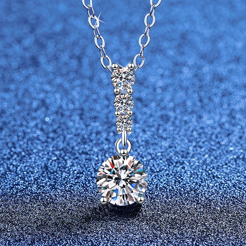 

Platinum PT950 Full Set Moissanite Necklace Simple Korean Version Light Luxury Niche High-end Feeling Collarbone Chain for Women