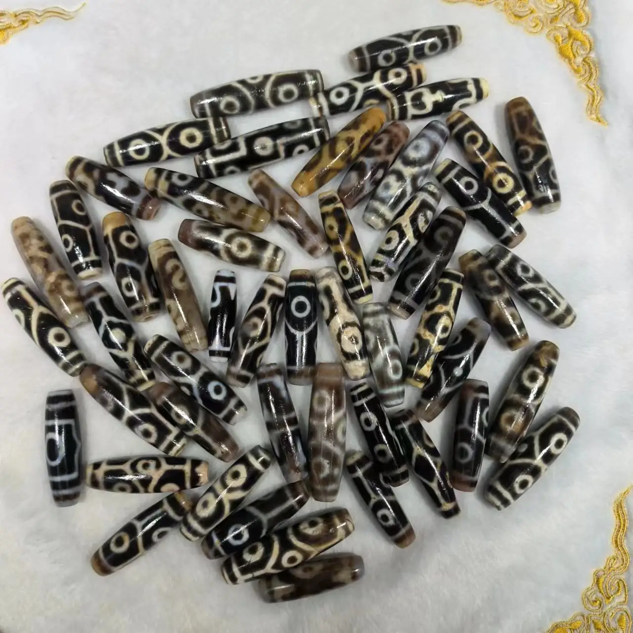 

50pcs/lot Natural Old Agate Dzi Dzi Beads in Various Patterns to pure craftsmanship Tibet amulet Thousand-year-old beads jewelry