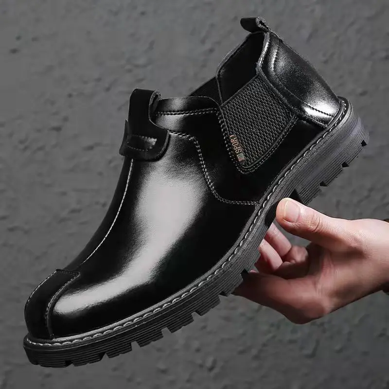 Men Boots Autumn and Winter New Fashion Casual Thick Soled Comfortable High Top Lacquered Black Plus Fleece Ankle Boots for Men