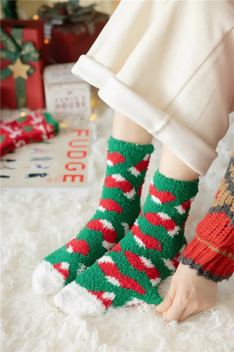 Christmas Stockings Mid-Calf Christmas Tree Tube Socks Santa Claus Elk Coral Velvet Christmas Socks 1PR