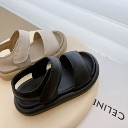 Neue Kinder Sommers andalen Jungen Mädchen Mode reine Farbe Haken Sandalen Baby weiche atmungsaktive Schuhe Kinder Sommer Strands andalen