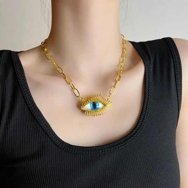 Personalized three-dimensional eye shape retro court style gold premium necklace