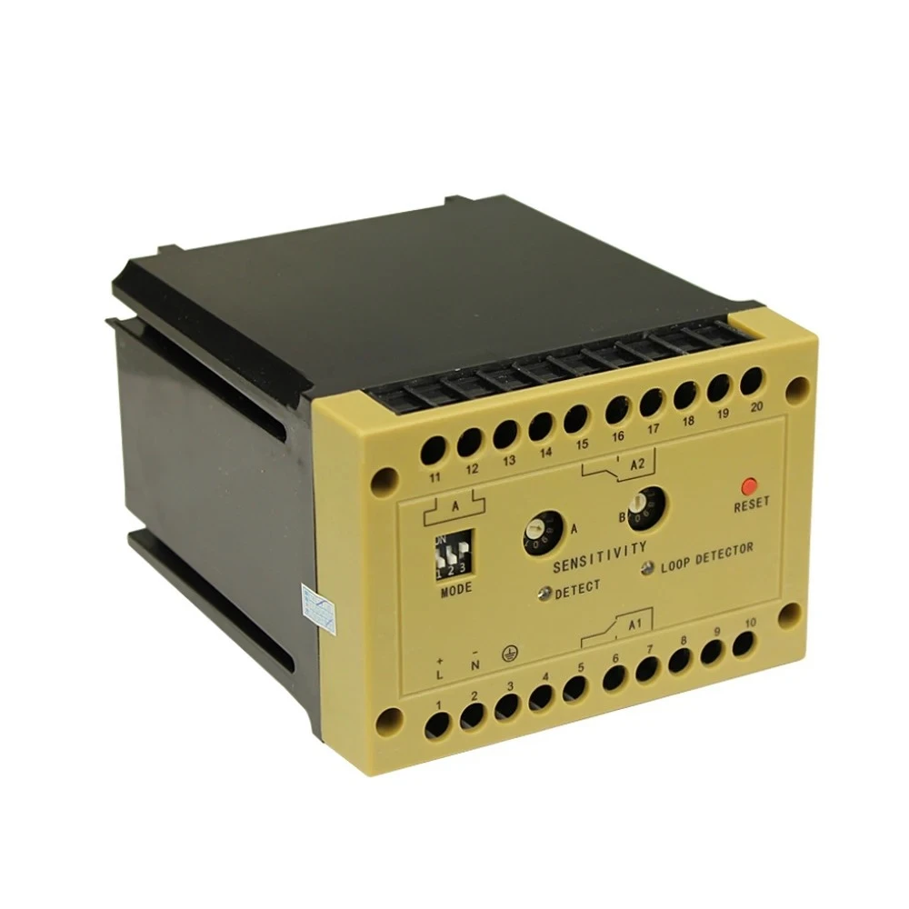 220V AC Industrial Grade Wired Double Channel Loop Vehicle Detector For Large Truck Fleet with High Chassis Enters Field Service