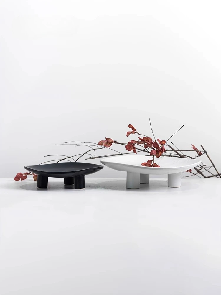 Creative round pallet modern light luxury model room living room coffee table table fruit plate home accessories ornaments