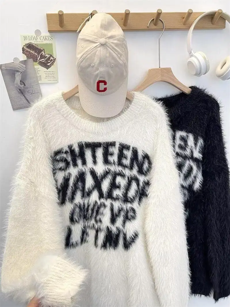 

Couples round Ne Knitted Sweater Letter Embroidery Sea Hair Soft Polyester Winter Casual Loose Fit Comfortable Top