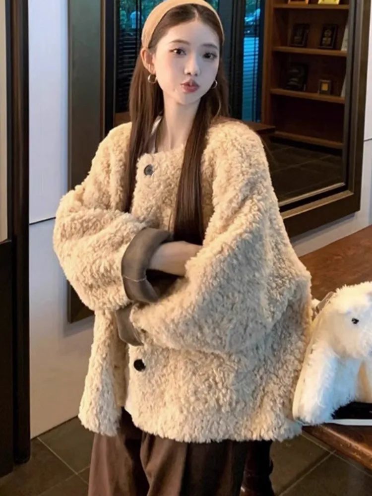 เสื้อคลุมขนแกะกำมะหยี่สำหรับผู้หญิง แฟชั่นฤดูหนาว 2024 แบบยาว แขนยาว คอกลม สีพื้น เรียบง่าย เหมาะสำหรับใส่ไปทำงาน