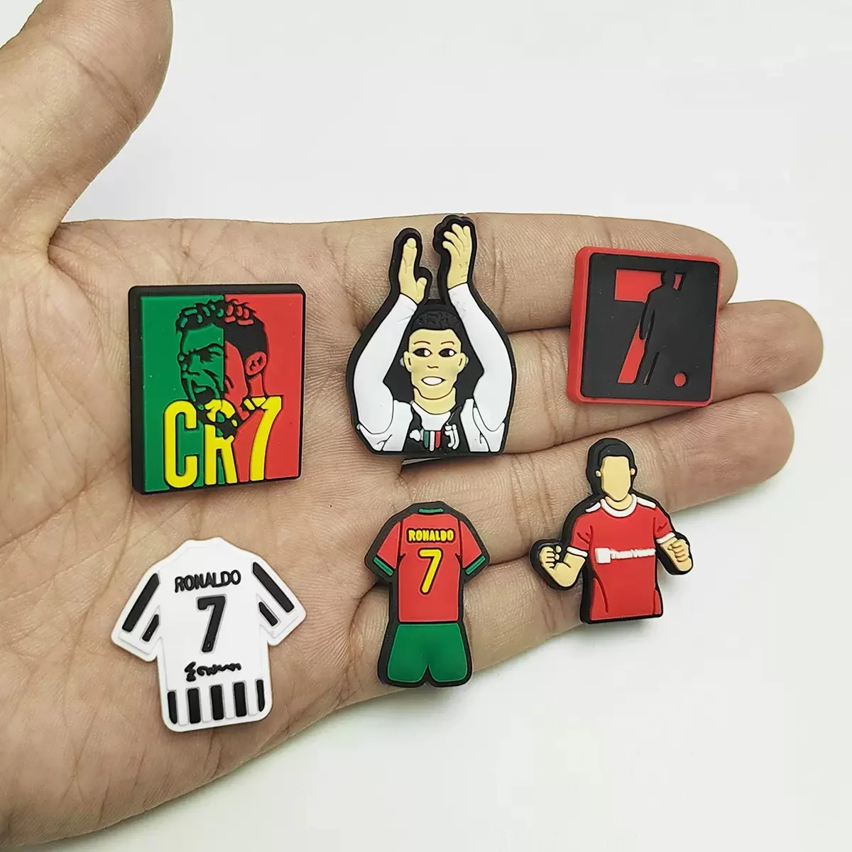 18 Stück Fußballstar-Cristiano-Ronaldo-Schuh-Charms, Schuhdekorations-Accessoires für Bubble-Slides, Clog-Sandalen, Freunde, Partygeschenke – Detail 5