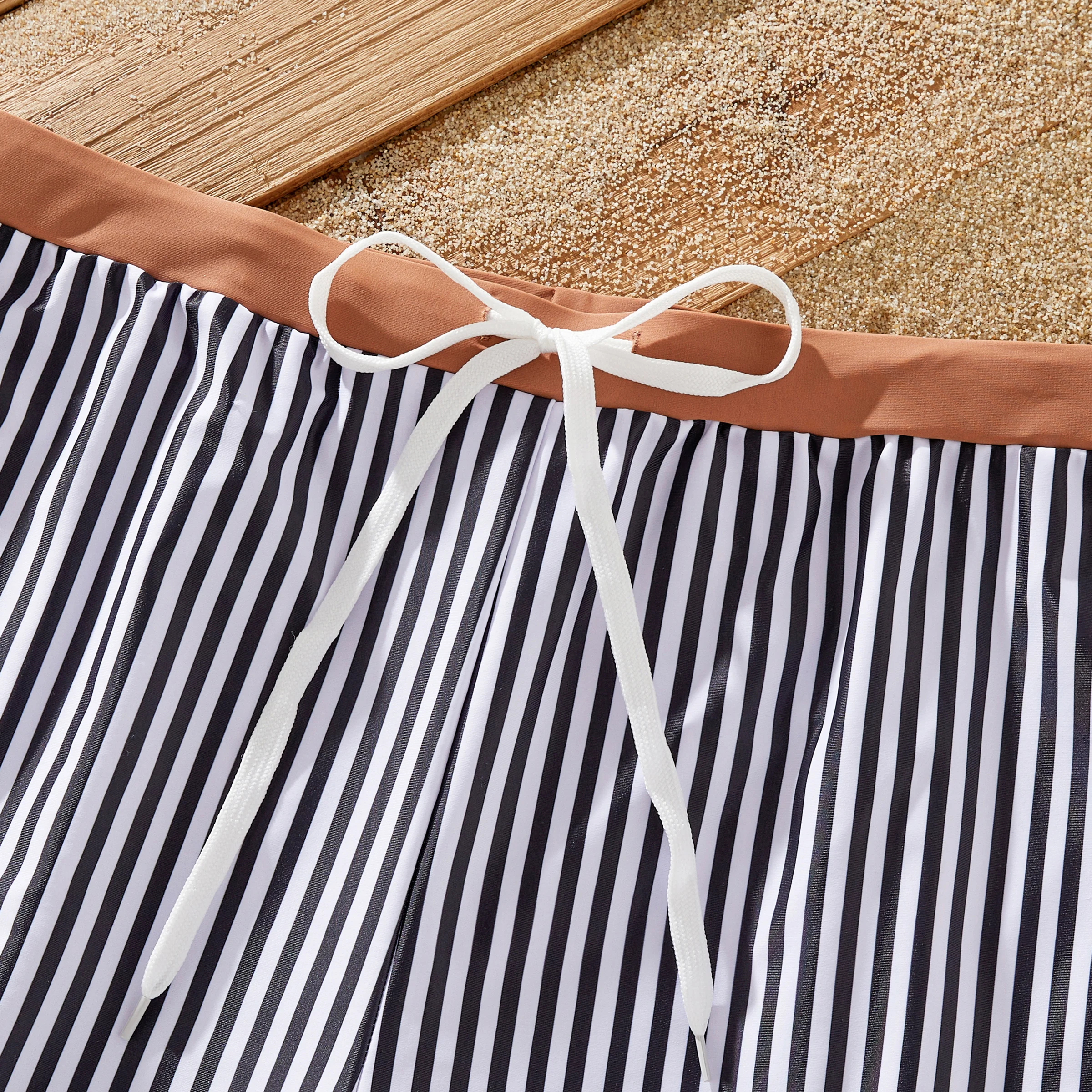 Мужские плавки в черную полоску atPat