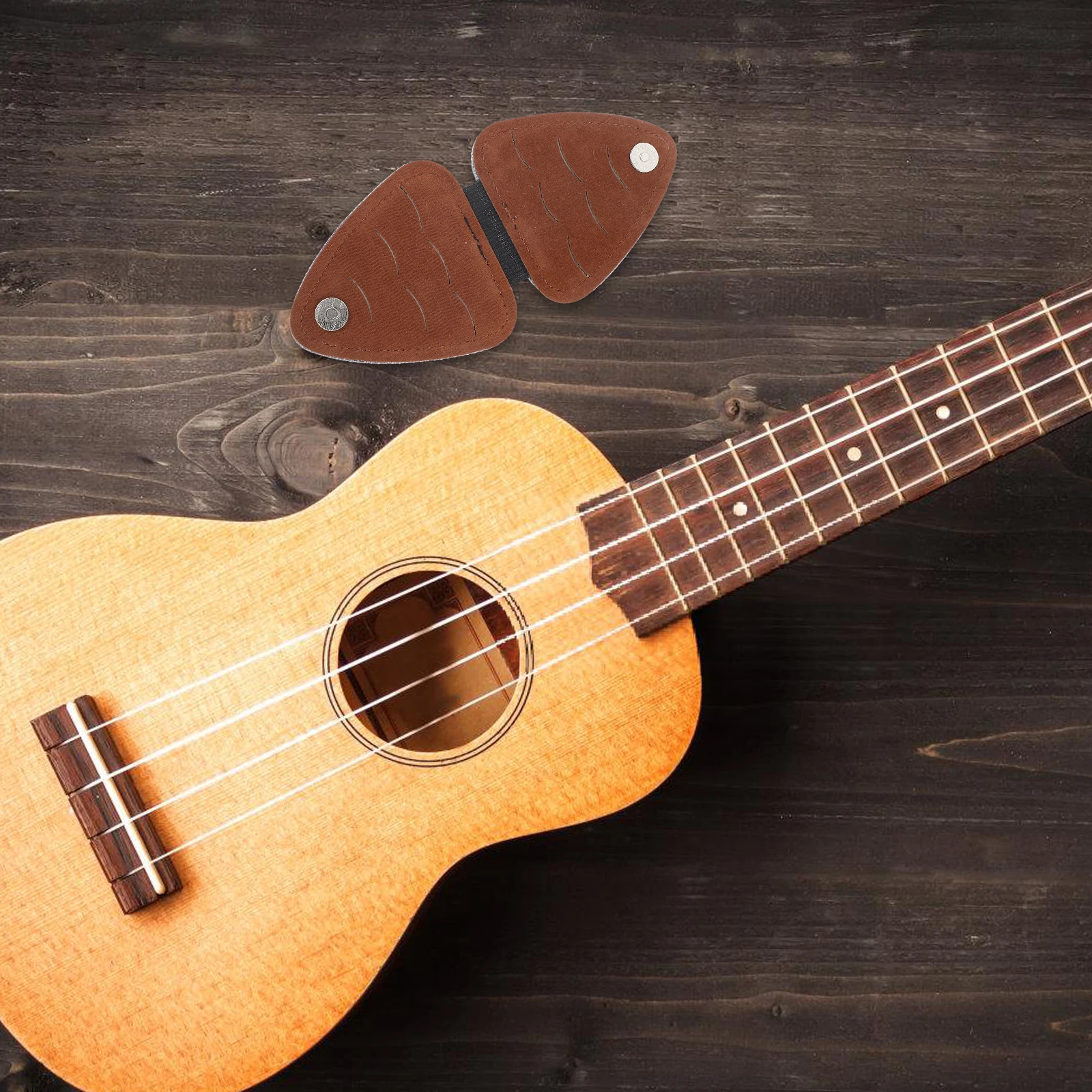 

12 Heart Shape Picks Holder Storage Case Portable Guitar Picks Container Durable Electric Guitar Accessories Black