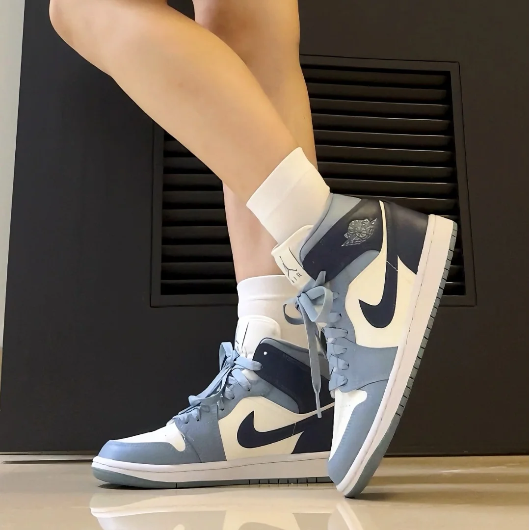 Nike branco e azul Colorway Air Jordan 1 MID original moda masculina e feminina tênis de basquete de cano médio