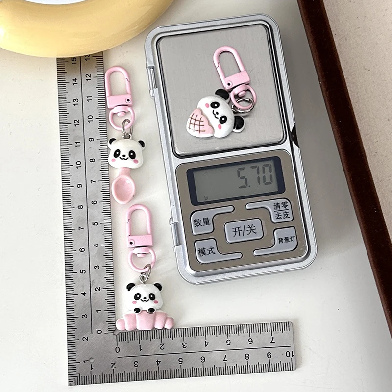 Panda dos desenhos animados Keyring com pingente de boneca Adorável Animal Keychain Decoração de mochila Acessórios de moda Presentes doces Presentes de casal