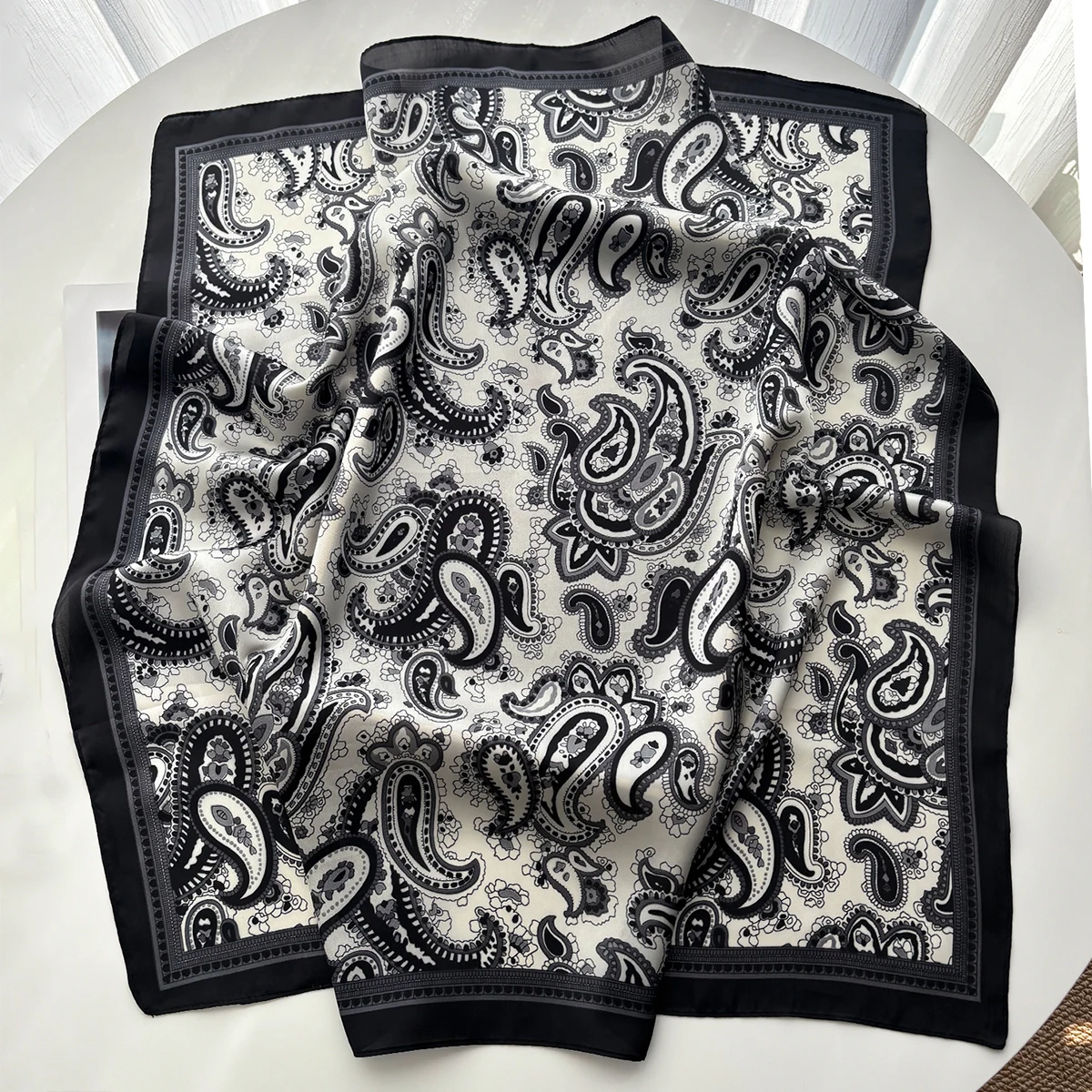 Dame Mode Paisley Schal Seide Gefühl Quadratisches Halstuch Bandana für Frauen Schal Schals Wrap Kopftuch Haarband Krawatten – Detail 17