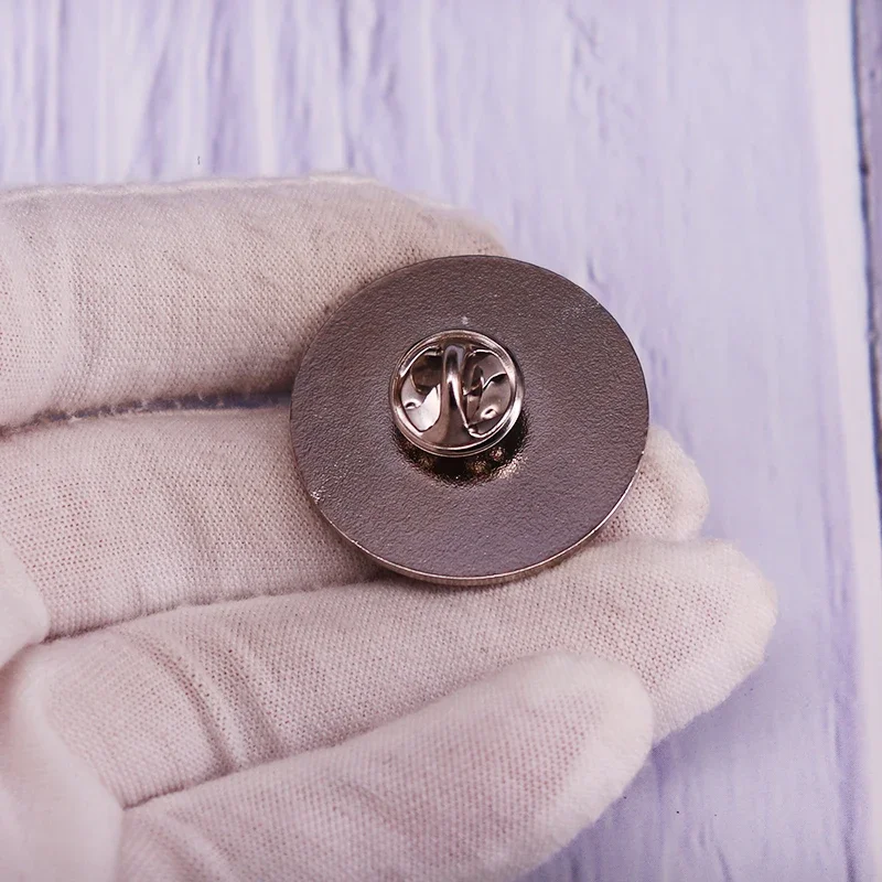 جو مكارثي كان دبوس صحيح الموضة دبوس زر بروش