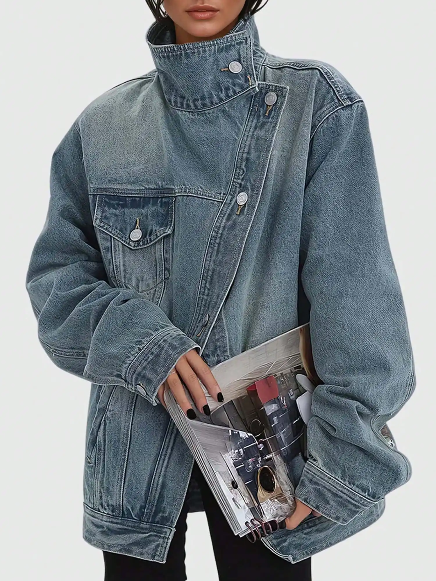 

Женская джинсовая куртка оверсайз с асимметричной застежкой и карманами — винтажное синее уличное пальто для осени/зимы