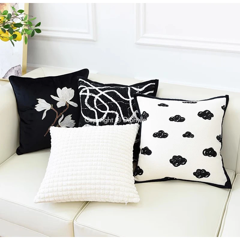 Diphylleia Black Velvet With Gold Embroidered Crown Cushion Cover Princess Prince Royal Crown Queen King Luxury Pillowcase 45x45 view 6