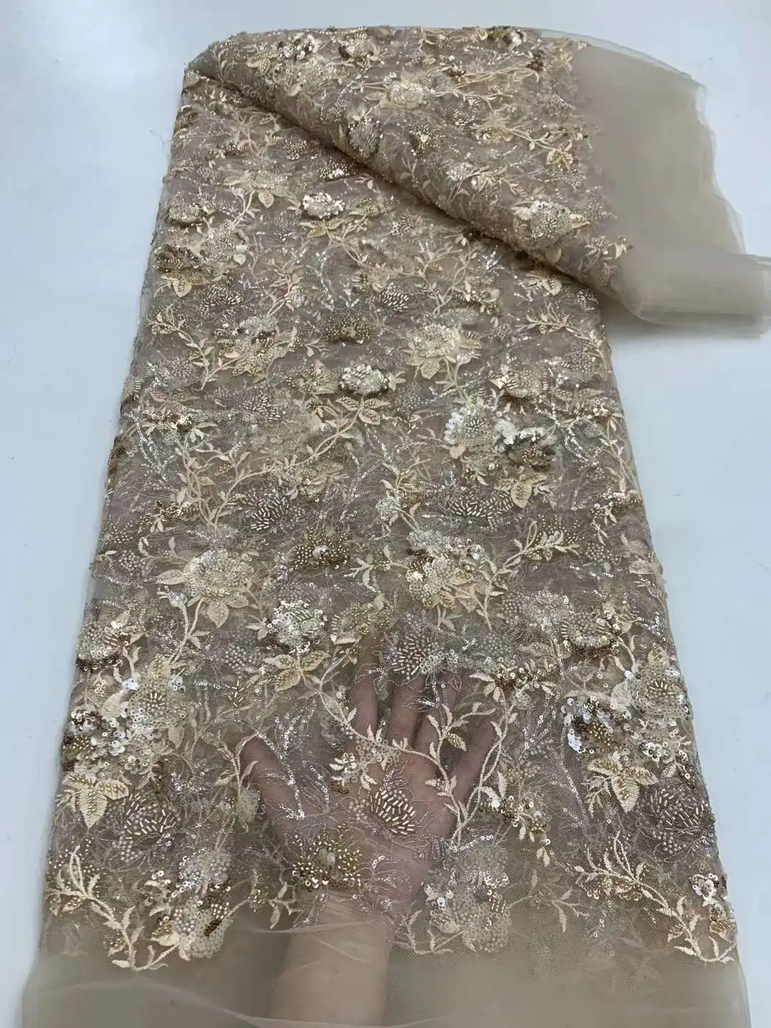 

Luxurious Nigerian Sequins Lace Fabric 2024 High Quality Embroidery Beads African French Lace Fabric For Wedding