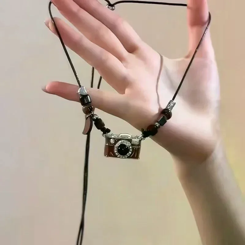 Vintage Brown Camera Pendant Necklace 2025 Simple Fashion Women Men Adjustable Sweater Chain Punk Jewelry Accessories