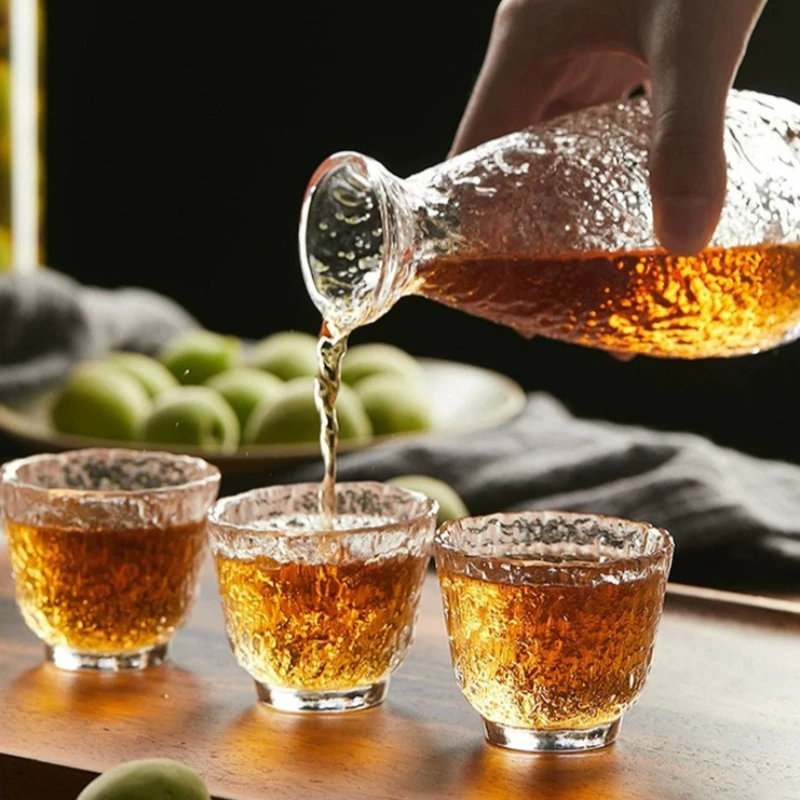 Japanisches Sake-Trinkset Glasbecher und Karaffe Moderner Japanischer Stil Barware für Zuhause und Partys
