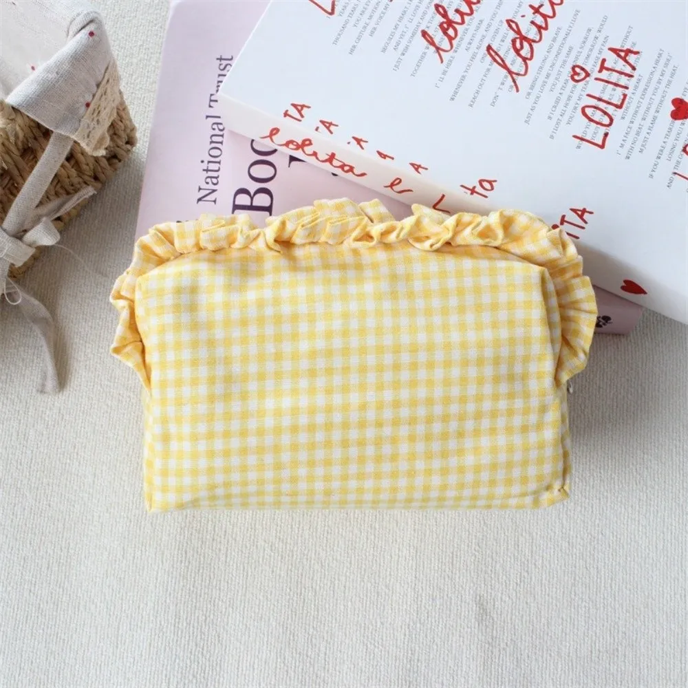 Quilted Design Ruffle Edge Makeup Bag Large Capacity Gingham Plaid Plaid Pattern Cosmetic Bag Portable Zipper Closure