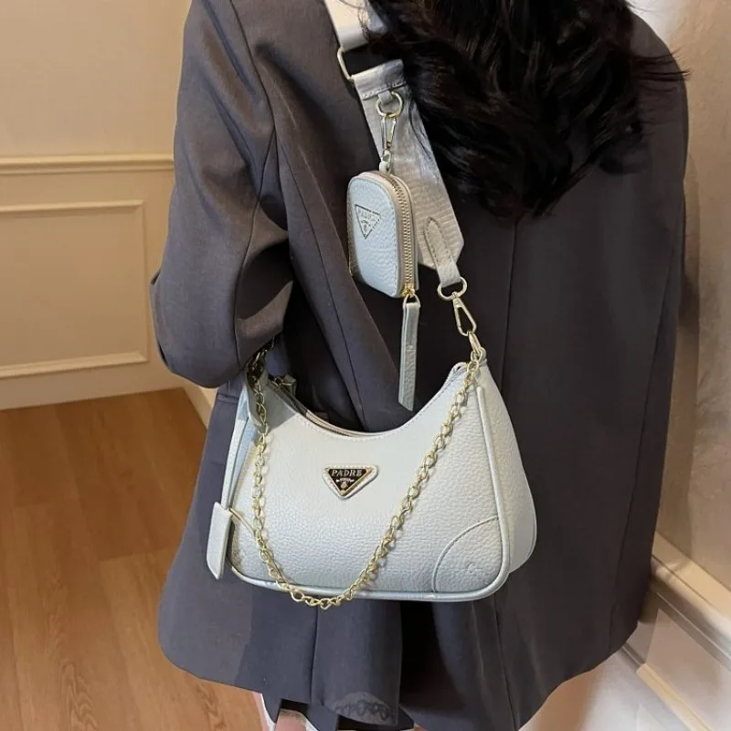 

Elegant Individual Presbyopic Handbag Simple Versatile Daily Use Travel Female Bag For A Day At School