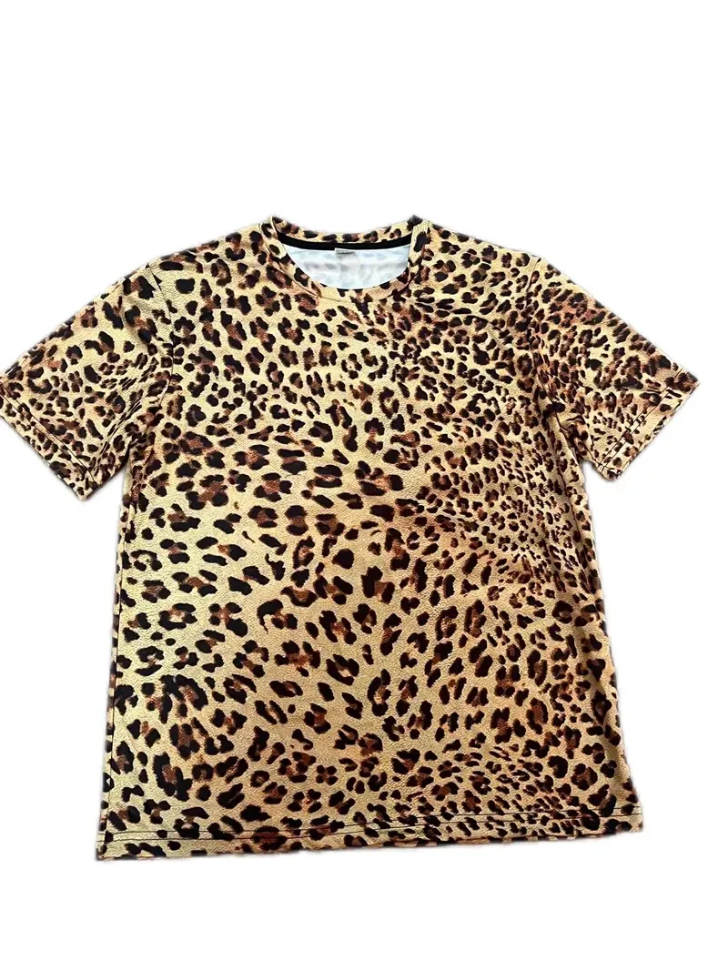 Fashion leopard print round neck short sleeve men\'s t-shirt, perfect for spring and summer outdoor leisure activities