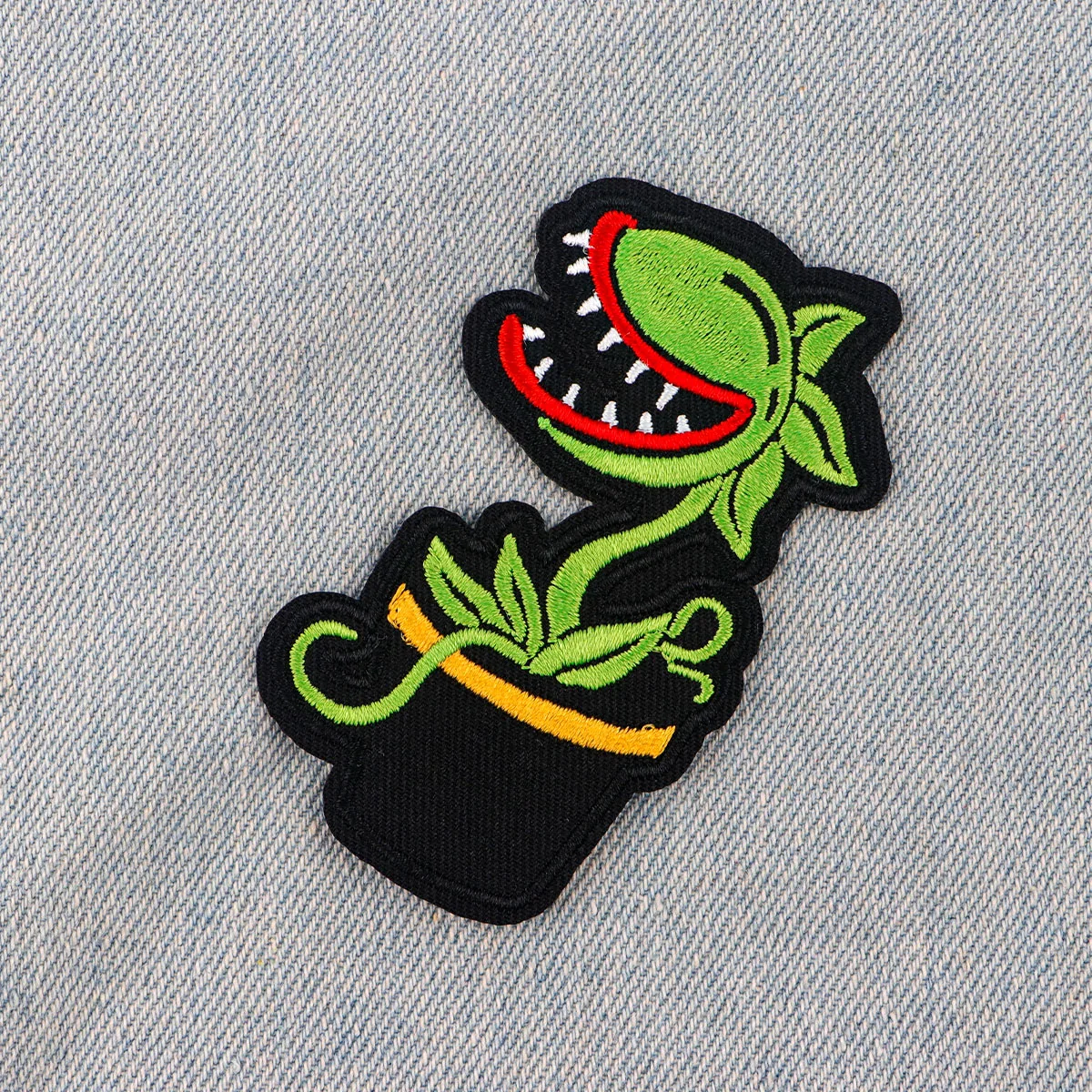 Green Plant Embroidered Patches For Kids Clothing DIY Badge Adhesive Patches Game Cartoon Patches On Clothes Stickers Appliques