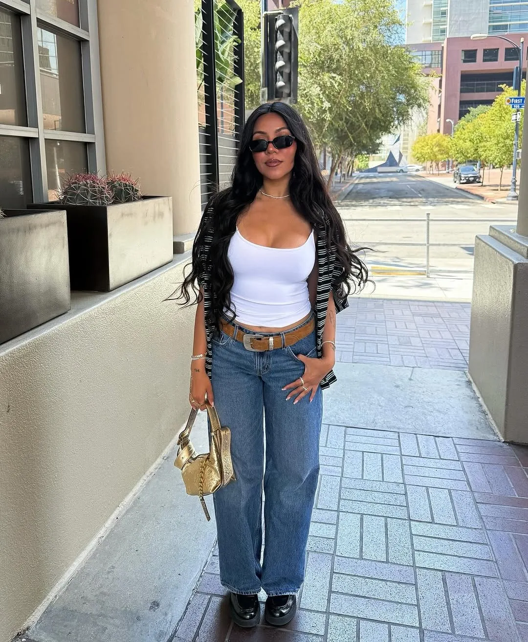 

Tank Summer Women's Fitted Camisole with Thin Straps, Sleeveless Short Style, Stretchy, Sexy, Casual Sports Top