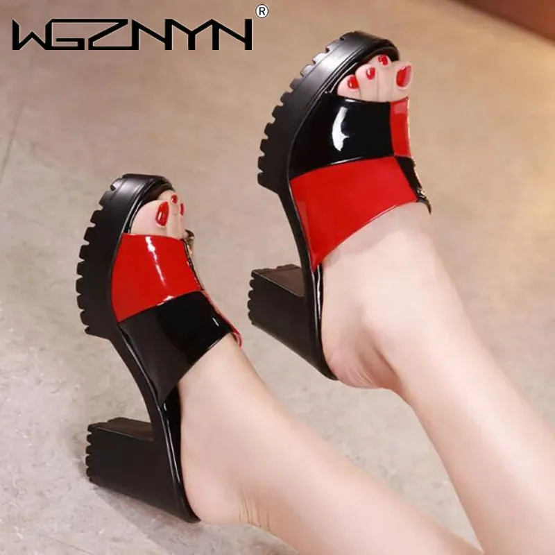 Sandálias luxuosas de plataforma de couro envernizado, sapatos peep toe de verão, chinelos elegantes de salto alto, calçados femininos para festa e escritório 2024