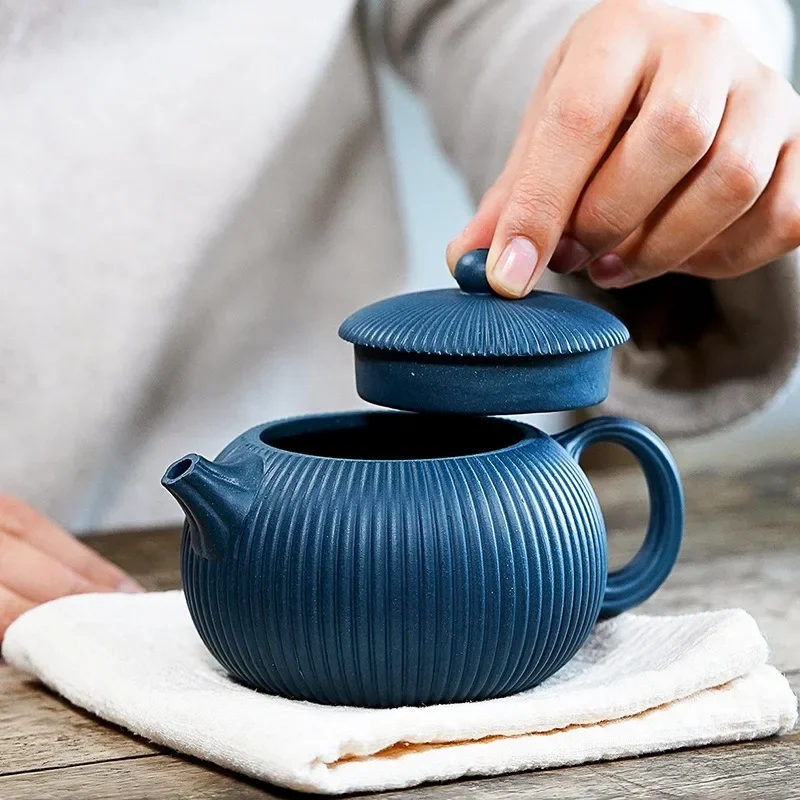 250ml Yixing Famous Purple Clay Teapots Handmade Stripes Xishi Tea Pot Raw Ore Azure Mud Beauty Kettle Authentic Zisha Tea Set