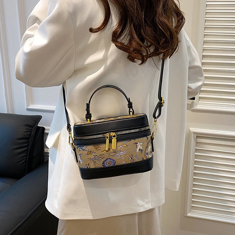 Women Mini Handbag Fashion Trend Embroidered Chain Shoulder Bag Classic PU Leather Messenger Bag Female Small Cross Body Bag