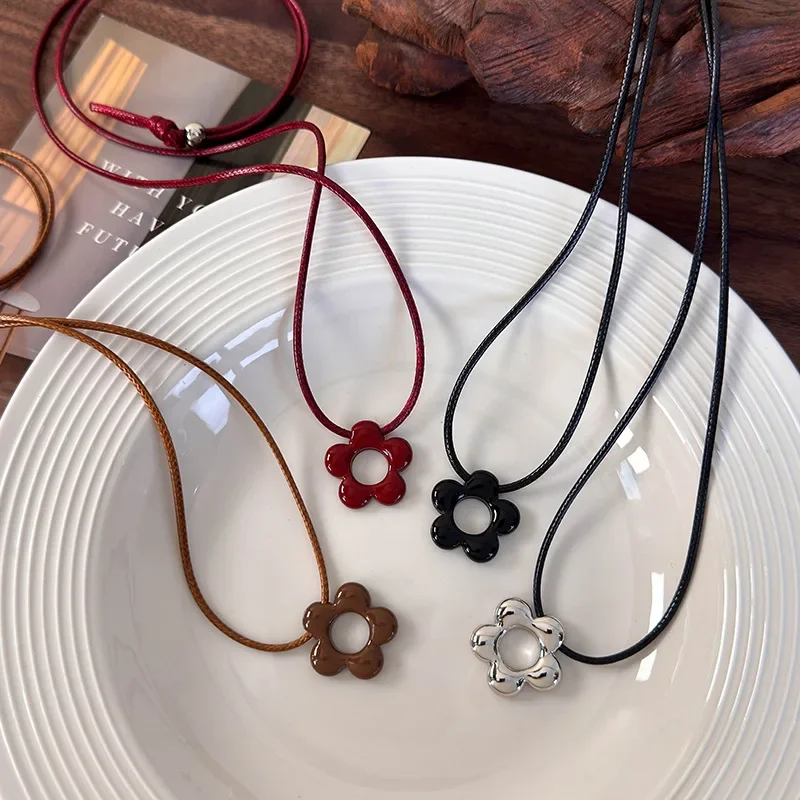 Korean Red Drip Oil Flower Pendant Necklace For Women Simple Black Rope Adjustable Knot Sweater Chain Wedding Jewelry Gifts