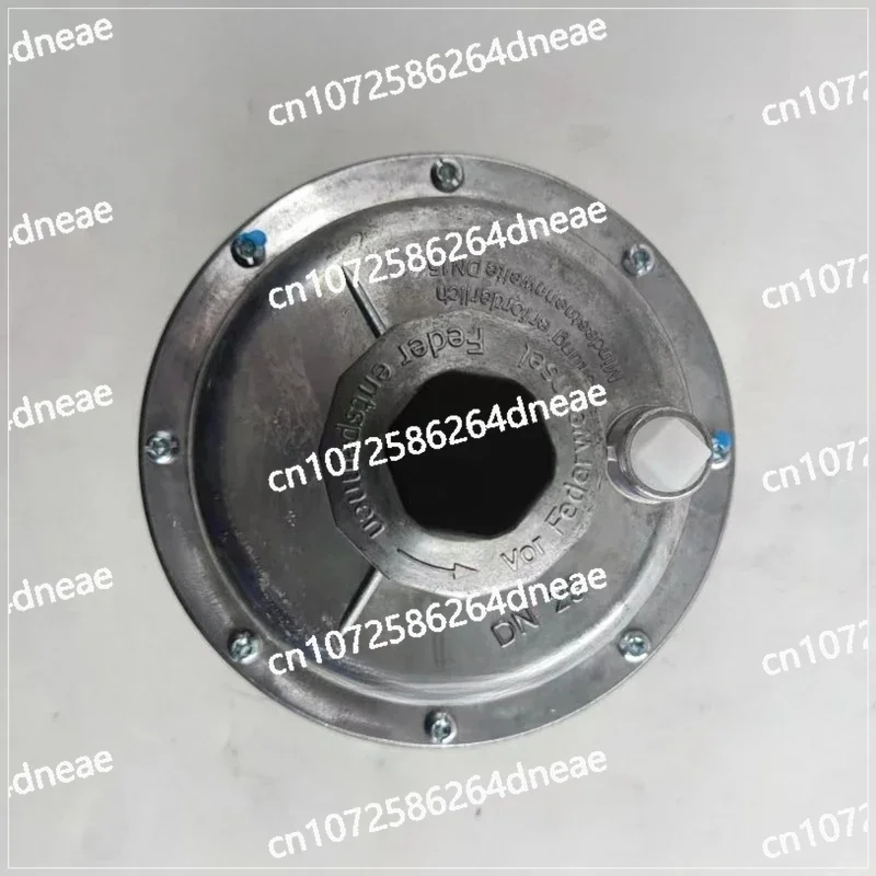

Pressure reducing and stabilizing valve, domestic combustion engine specific pressure regulator