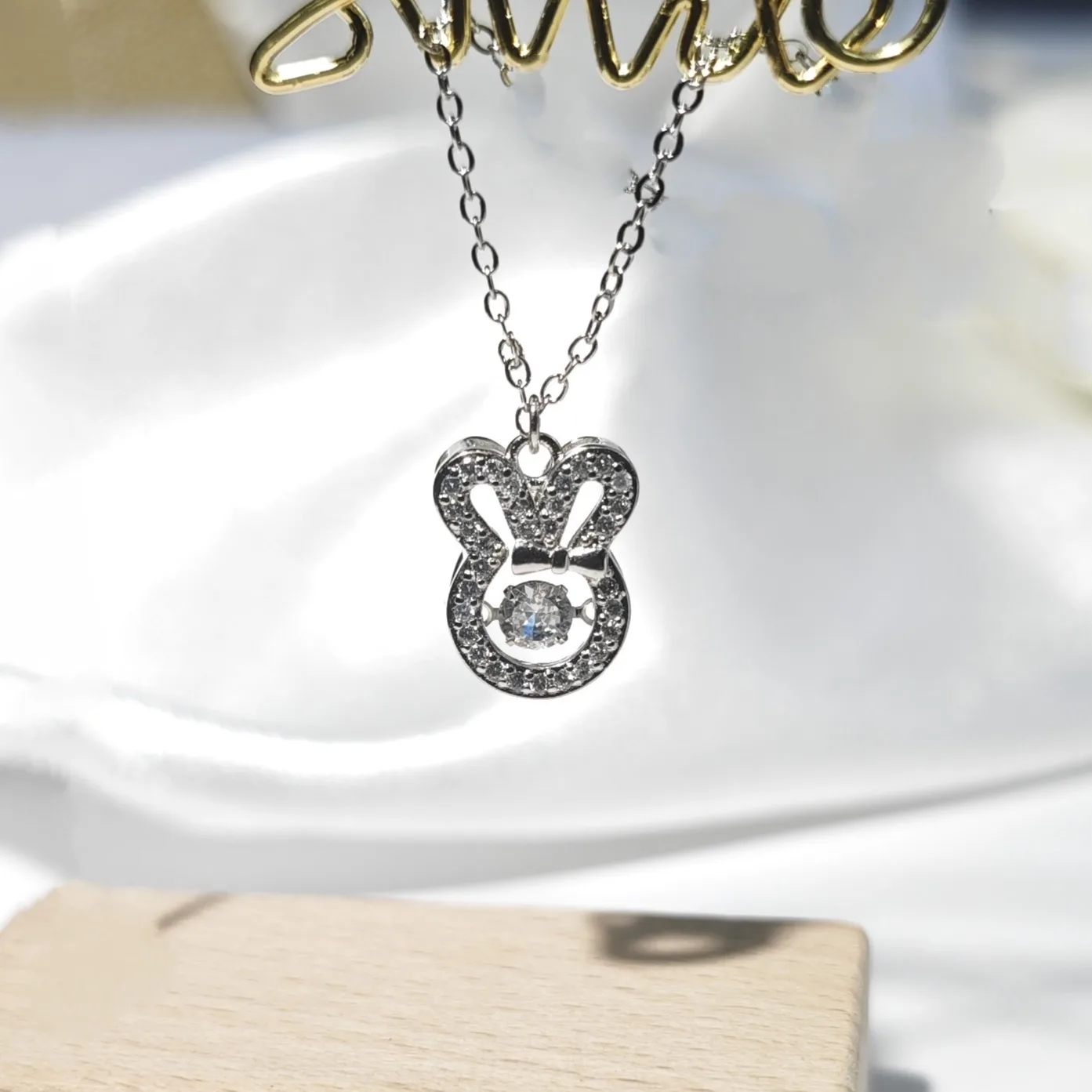 

Ожерелье с маленьким белым кроликом, женское двухслойное ажурное колье со вспышкой и бриллиантами