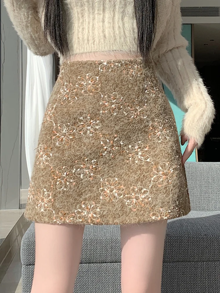 

SMTHMA Autumn/Winter New Fashion Versatile High-Waisted A-Line Wool Skirt Women's Slimming Embroidered FlowerWoolen Short Short