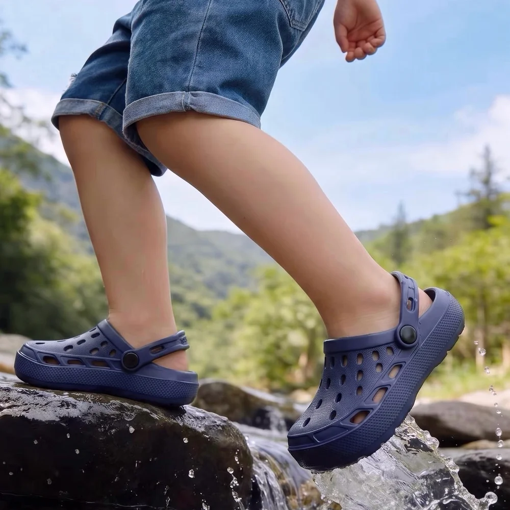 Leichte EVA-Hohlsandalen für Kinder, atmungsaktive Slip-On-Schuhe, verstellbarer Riemen, bequeme Freizeitschuhe für den Alltag. – Detail 5