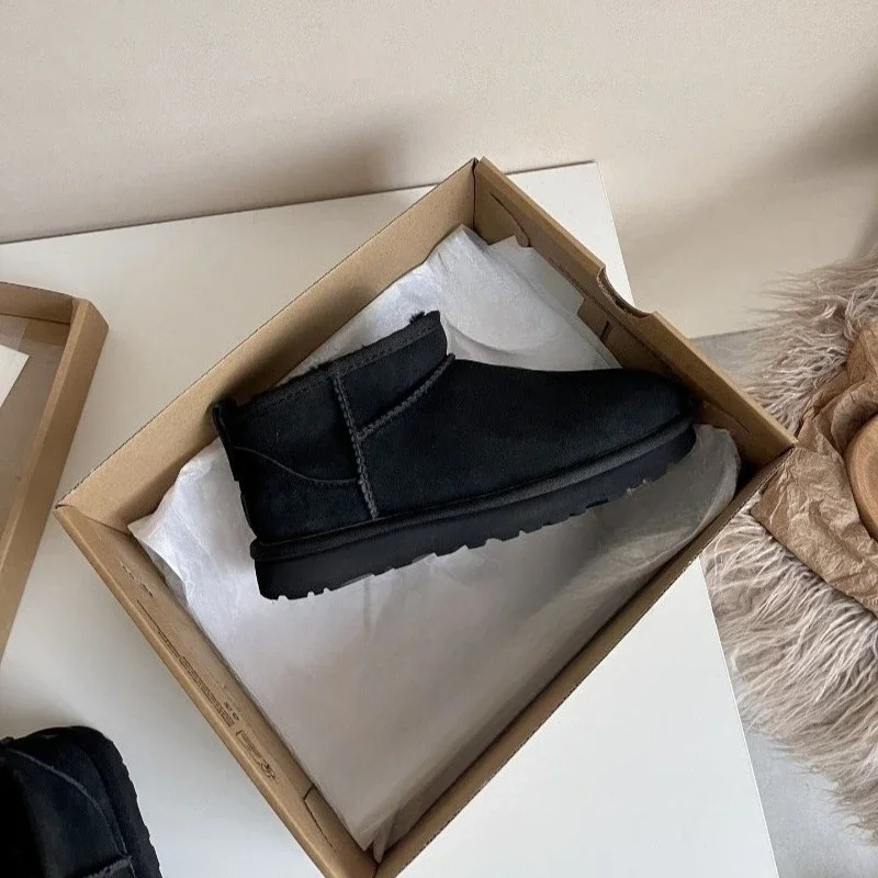 2025 المخملية الدافئة مسطحة القاع مقاوم للماء في الهواء الطلق الثلوج أحذية الشتاء الدافئة أحذية قصيرة لينة الجلد المدبوغ مريحة المضادة للانزلاق